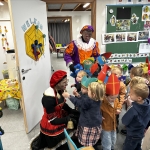 De Sint op school